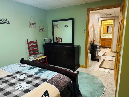 Bear Valley Cabin, a  beautiful secluded oasis 4 a Romantic or family getaway. Отели в г. Форт