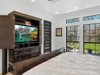 Luxury retreat in prime location close to entertainment, restaurants & shopping Hotele w: Helotes