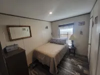船艇下水點溫馨3臥2衛5床移動房屋，帶頂棚停車位