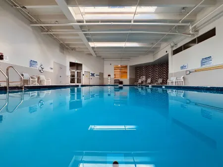 Candlewood Suites Burlington Conference Centre Отели рядом с достопримечательностью «Королевский ботанический сад»