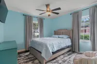 Private lakefront retreat