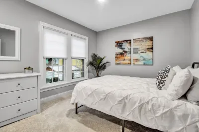 Fully renovated house in a highly walkable neighborhood; close to all! Hotel in zona Richardson Olmsted Complex