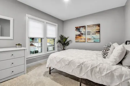 Fully renovated house in a highly walkable neighborhood; close to all! Отели рядом с достопримечательностью «Richardson Olmsted Complex»