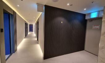 Gold Stone Hotel - Hizvo