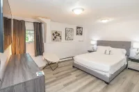 Close to Downtown/UMASS Walk-Out Basement Condo with game room & big backyard!