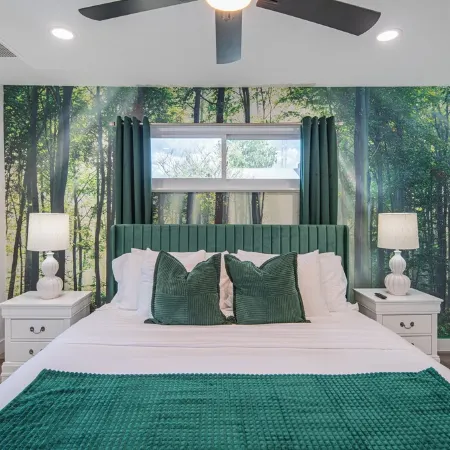 Luxe Oasis! Heated Pool, Spa, Theater, Game room, Sauna & Gym!