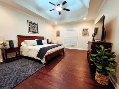 Modern comfort in Clarksville! Welcome to the Madison Street Retreat! Hotels near Publix Super Market at Madison Street Commons