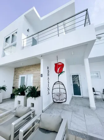 Rosalina Ocean Park Отели рядом с достопримечательностью «Old San Juan Art Gallery»