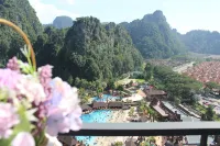Mountain & Theme Park Views' Cozy Suite - Scenic