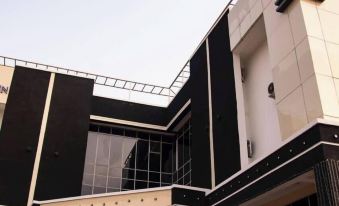 Binos Inn Hotel and Suites