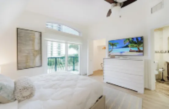 Beachside Luxury Private Townhome w/ Pool, Elevator, Ocean and Marina Views