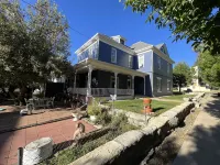 Heart's Desire Inn Hotels in Raton