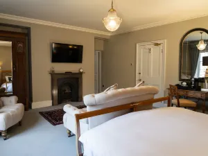 Grays Court Hotel