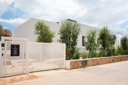 Lisetta Gardens Boutique