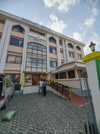 Mkoani Hotel and Conference Center Отели в г. Chake Chake