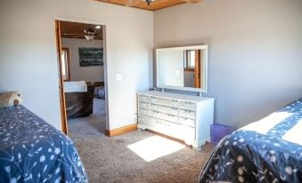 Zebra Rustic Retreat 3BR Home on Zebra Ranch