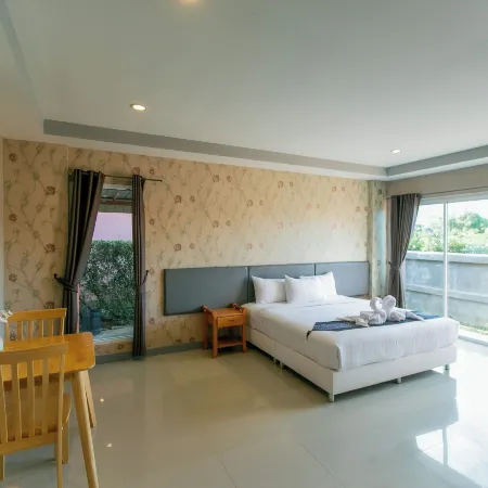 Baan Phing Phu Praew Cha-Am