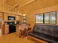 Barnwell Mountain Cabins #2: Cabin/Tiny Home w/ loft in Gilmer across from BMRA Hotels in Upshur County