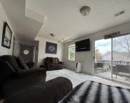 3BDR, 3 Full-Bath house in City, 2 living rooms [3,000 sq. ft.] - Pet Friendly!