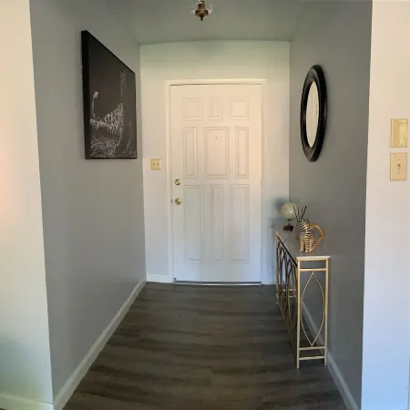 Charming 3-bedroom + Den house with AC and WiFi in awesome North Fresno.