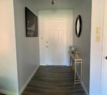 Charming 3-bedroom + Den house with AC and WiFi in awesome North Fresno.