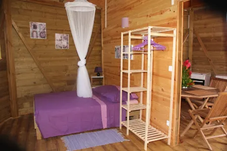 5 ecological bungalows / 1 Access disabled people / 2 bedrooms / wireless / pool