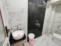 Hotel PLC grand Hotels in Manrauli