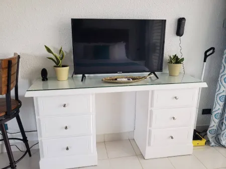 Peaceful intensely clean unit overlooking tropical gardens and golf course Отели рядом с достопримечательностью «Гаррисон Саванна»