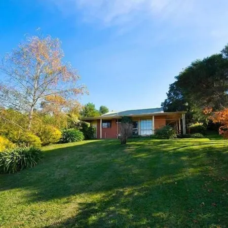 Tara Cottage - pet friendly