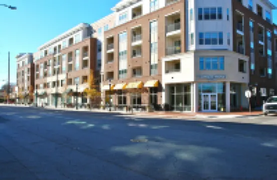 Main level 1 bedroom condo within walking distance to Village District!
