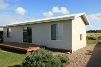 Shack by the Sea Middleton Hotels in Middleton