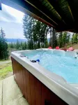 Red Fox Luxury Lodge - Gorgeous Views of Lake Cle Elum - Hot Tub - Game Room