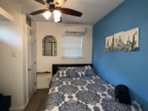 LA CASITA ON EAST 7TH STREET 奧斯汀伯格史東國際機場附近的飯店