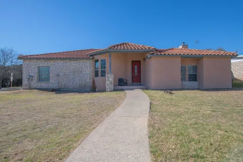 Custom built Tuscan beauty 4br3ba 12+guests; 5min drive to Dana Peak park & lake