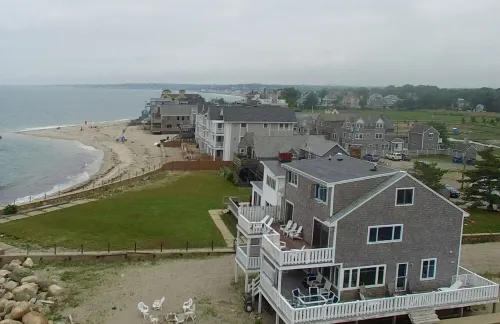 Luxury Minot Oceanfront • Dog Friendly • Hot Tub • 5BR • Families & Groups