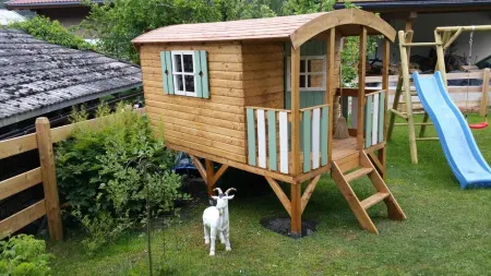 Apartment "Aquamarin" in traditional Austrian wooden chalet Отели в г. Гемайнде Брамберг ам Вильдкогель