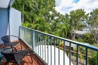 Sunset Waters 01 - Marina Side 2 Bedroom with buggy.