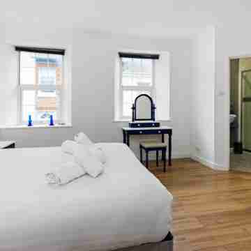 Victorian style home, where shabby chic meets the beach Rooms