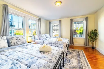 Adams Village 6-Bed Apt: City Perks, Suburban Vibe Hotels near T-Mobile