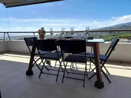 TAHITI OCEAN VIEW HOME