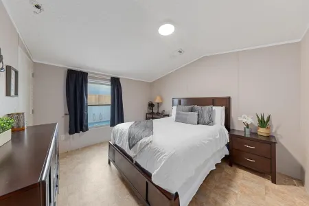 Home with private pool and deck with boat slip Отели в г. Порт Исабел