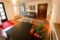 Newly Renovated! Perfect home away in Munich.