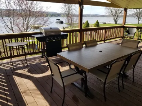 Book for summer fun at Eagles Cove on Lamoka !! Lake steps away