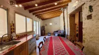 Charming Family Country House in the Heart of the Périgord Noir Hotel a Saint-Genies