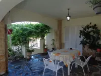 I villa with private pool, large garden, porch, terrace and playground. - 2-Star