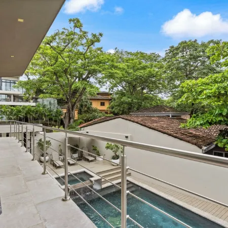 Charming 4-bedroom house with Private pool, Walking distance to the beach.