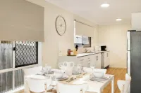 Smart Suites Self Check-in Apartments 12 Stockport Hotels in Calamvale