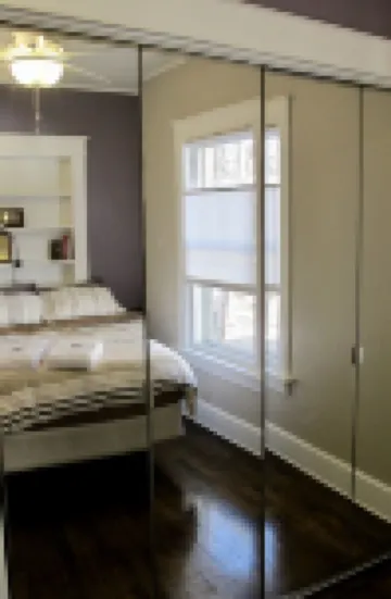 Historic Old West Lawrence - Minutes to beautiful Mass St, KU, Sports Pavillion