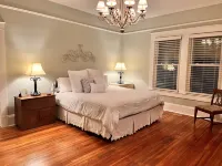 Historic Downtown Easley Home โรงแรมในอีสลีย์