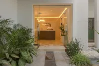 Awesome Location for 5th AVE & BEACH access without  noise! INCREDIBLE ROOFTOP - بيت ضيافة